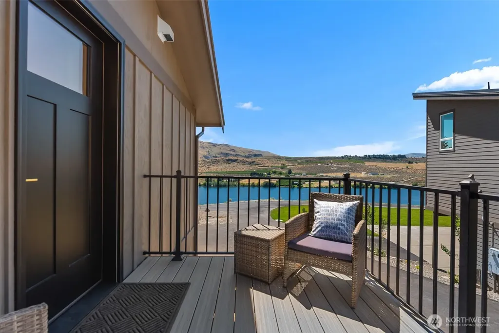 42 Osprey Nest Road Pateros WA 98846