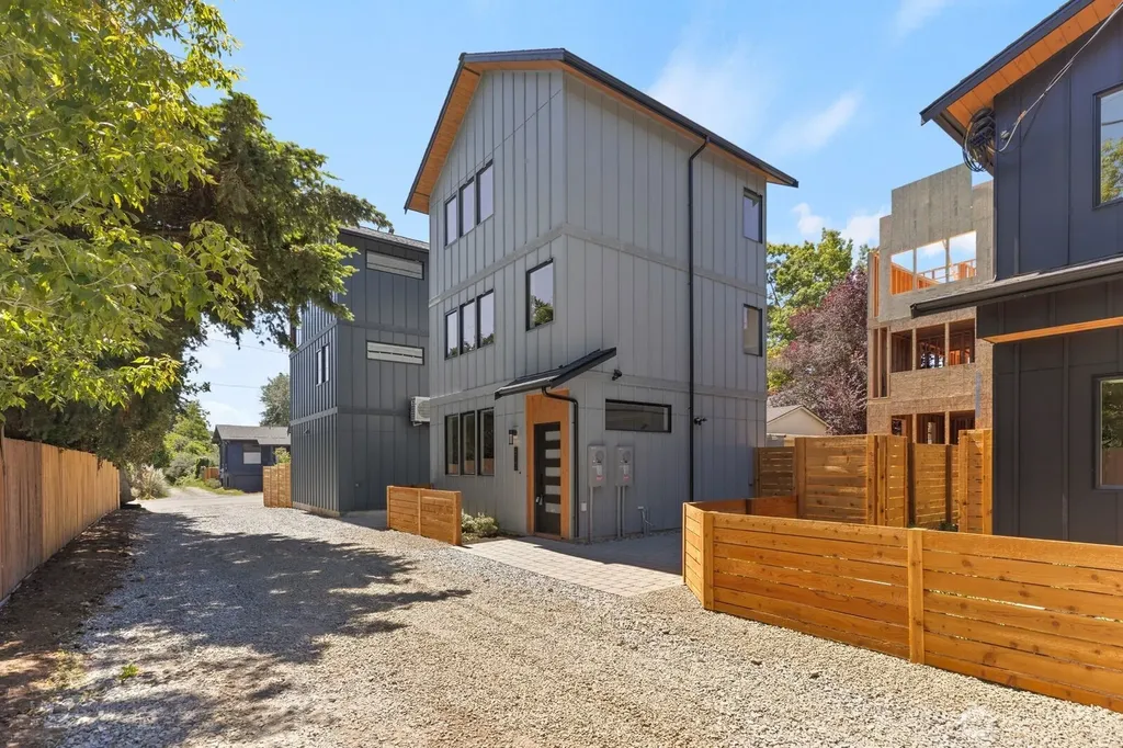 512 N 92nd Street Seattle WA 98103