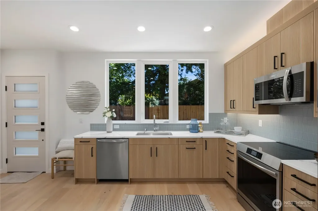 512 N 92nd Street Seattle WA 98103