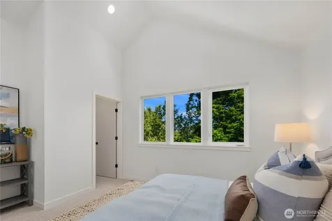 512 N 92nd Street Seattle WA 98103