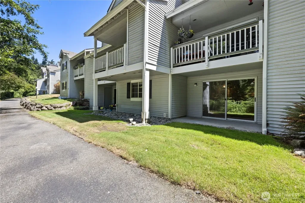 23301 Cedar Way Mountlake Terrace WA 98043
