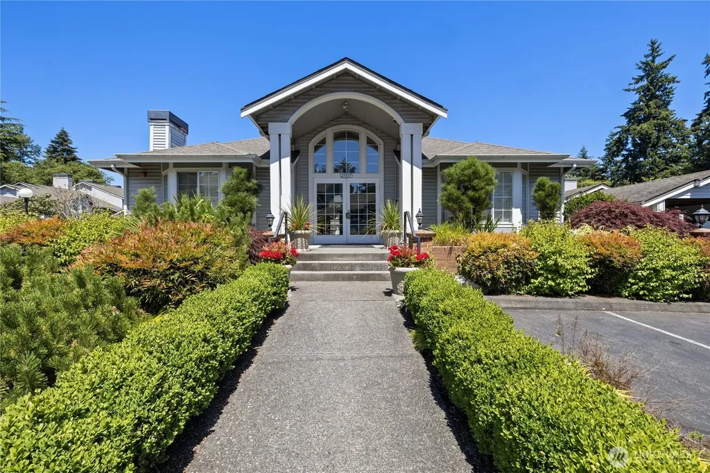 23301 Cedar Way Mountlake Terrace WA 98043