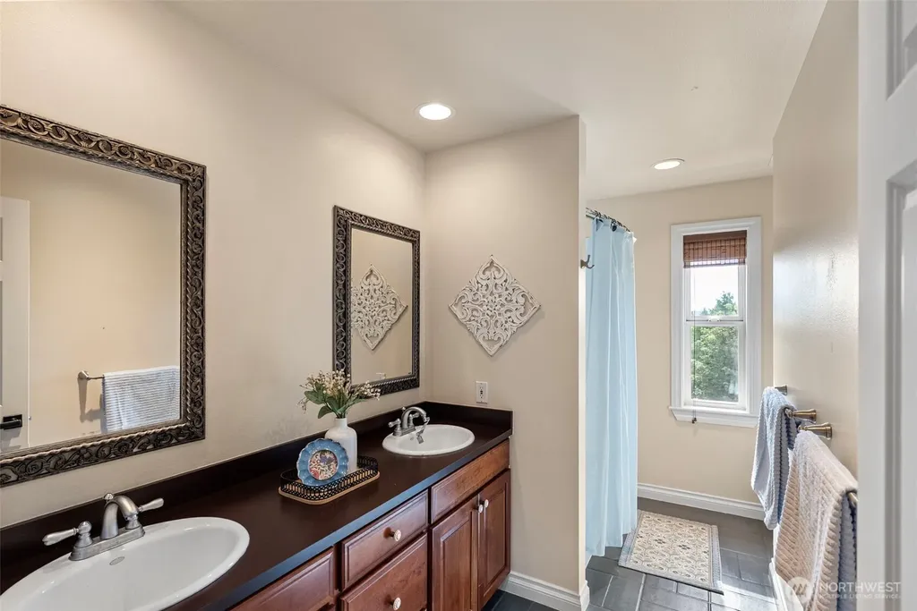 2606 NE Lillehammer Lane Poulsbo WA 98370