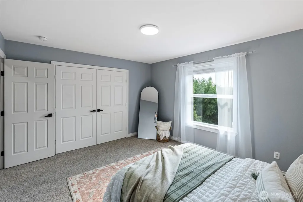 2606 NE Lillehammer Lane Poulsbo WA 98370