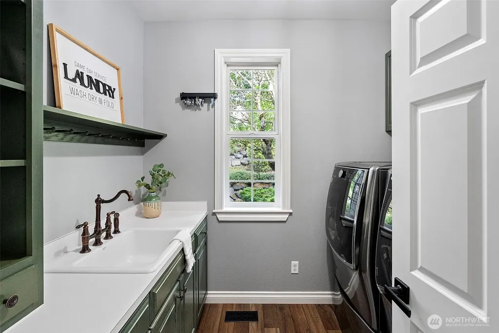 2606 NE Lillehammer Lane Poulsbo WA 98370