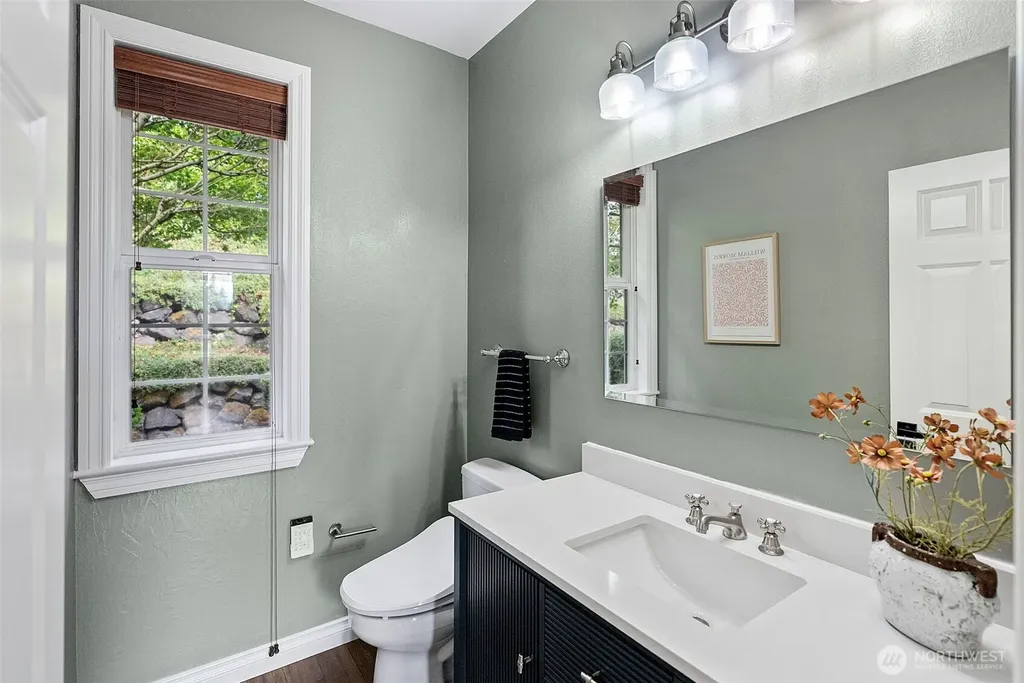 2606 NE Lillehammer Lane Poulsbo WA 98370