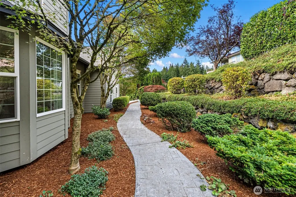 2606 NE Lillehammer Lane Poulsbo WA 98370