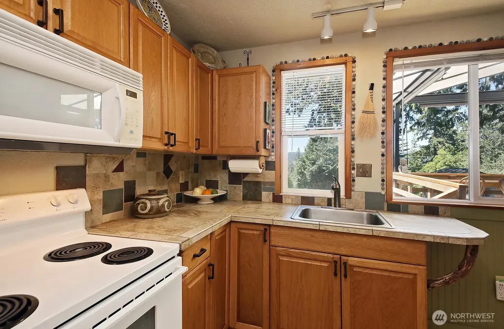 4225 Beach Drive Freeland WA 98249