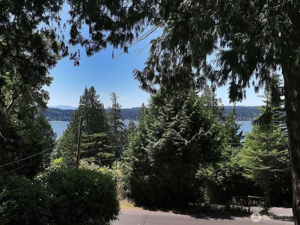 4225 Beach Drive Freeland WA 98249