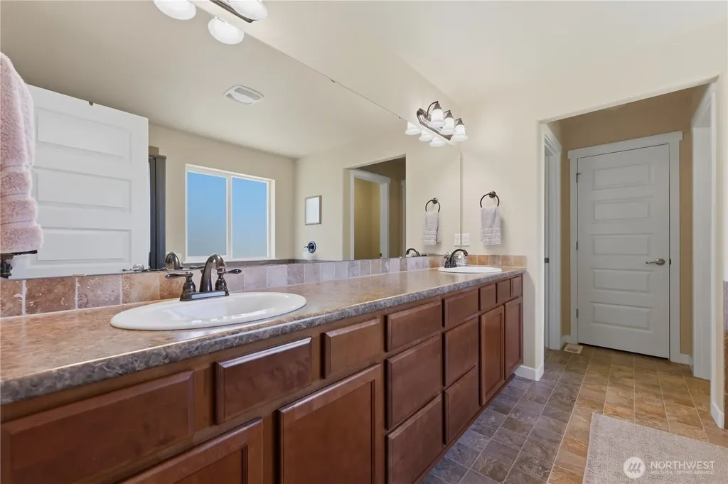 4392 Chanting Circle SW Port Orchard WA 98367