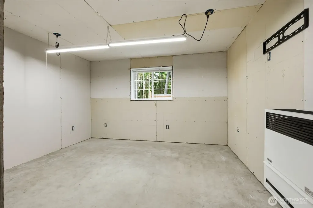 10305 187th Avenue SW Rochester WA 98579