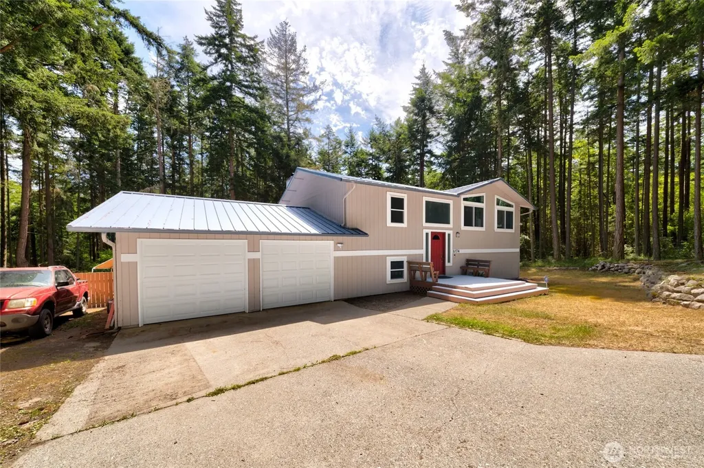 1074 N Estate Lane Oak Harbor WA 98277