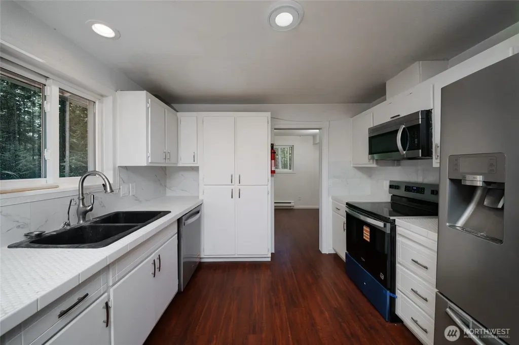 1074 N Estate Lane Oak Harbor WA 98277