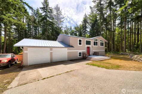 1074 N Estate Lane Oak Harbor WA 98277