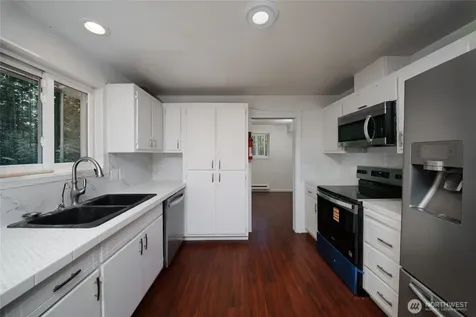1074 N Estate Lane Oak Harbor WA 98277