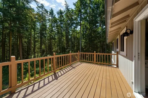 1074 N Estate Lane Oak Harbor WA 98277
