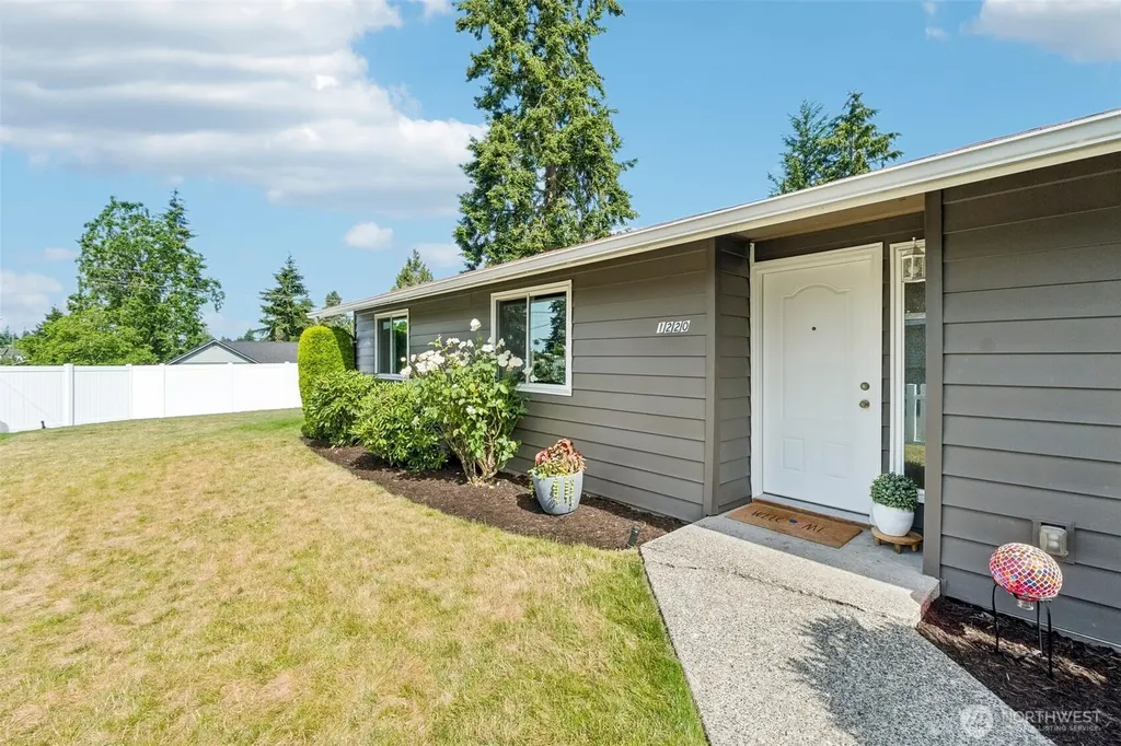 1220 SW 162nd Street Burien WA 98166