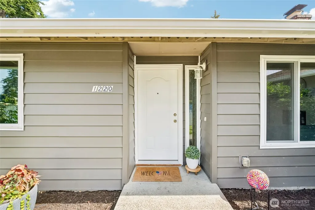 1220 SW 162nd Street Burien WA 98166