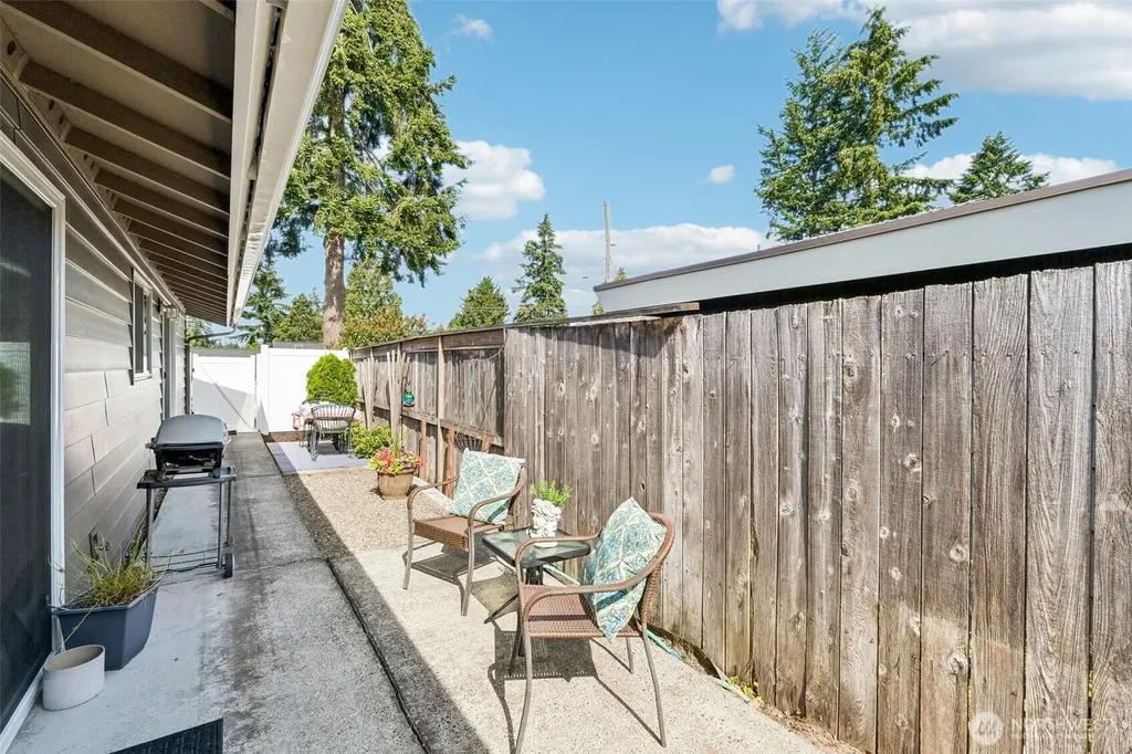 1220 SW 162nd Street Burien WA 98166