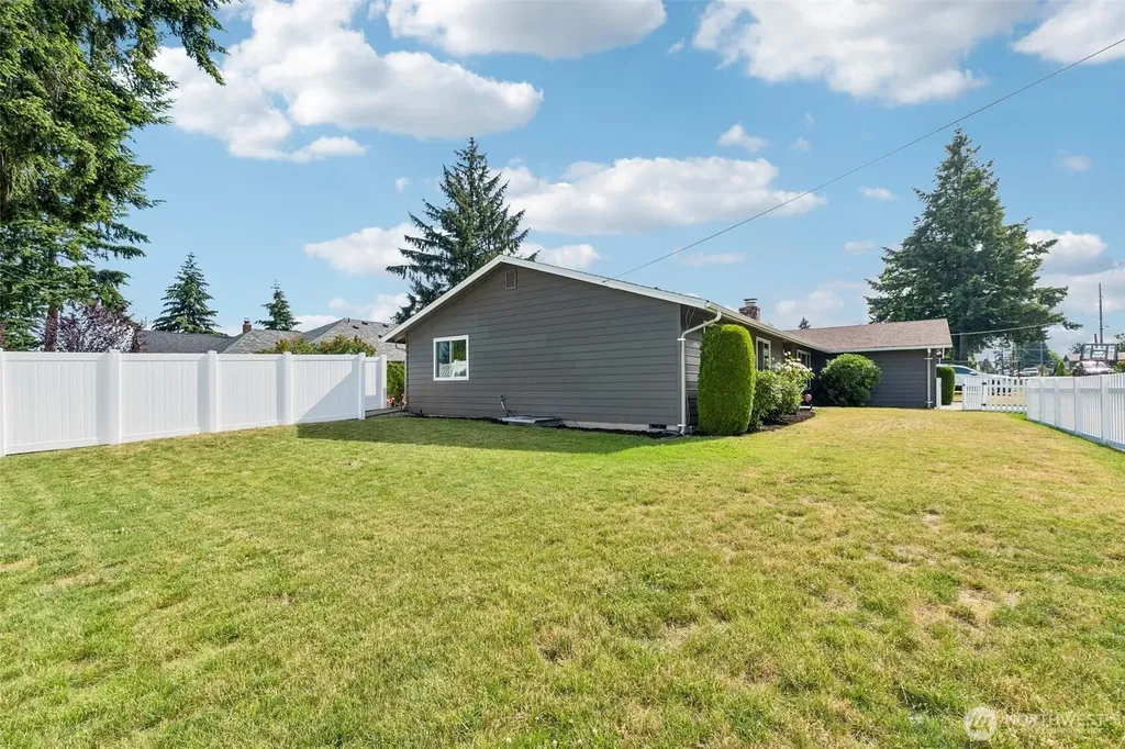 1220 SW 162nd Street Burien WA 98166