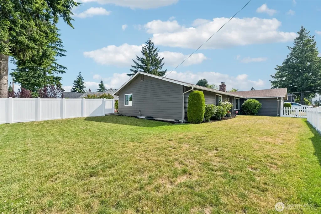 1220 SW 162nd Street Burien WA 98166