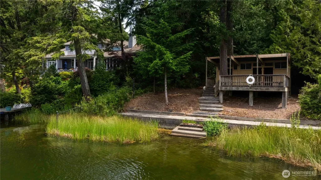 1173 SW Lake Street Port Orchard WA 98367