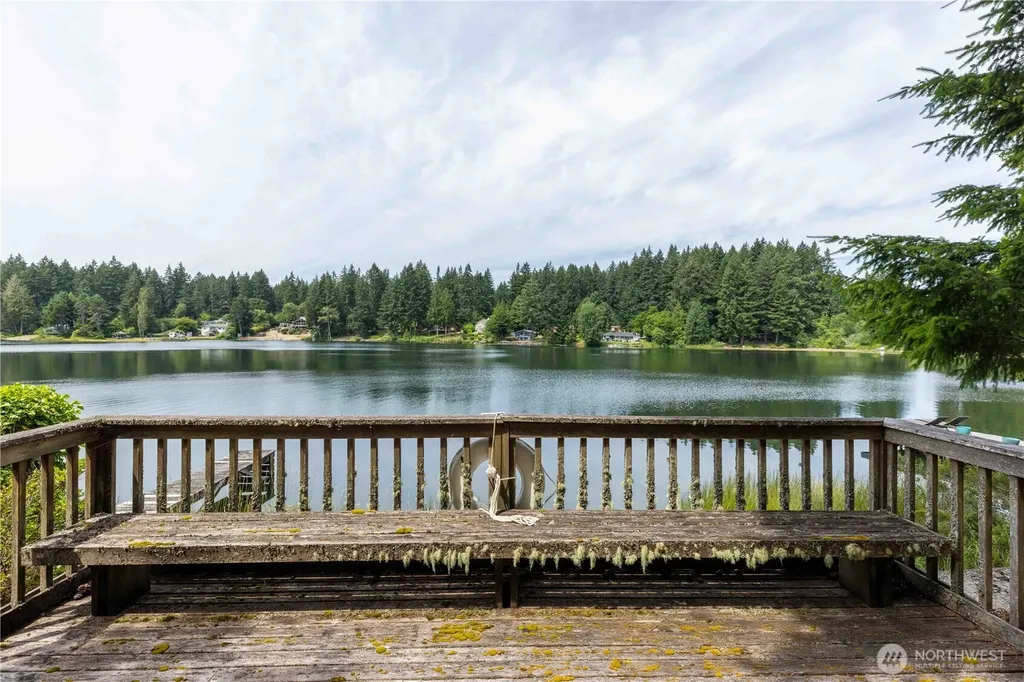 1173 SW Lake Street Port Orchard WA 98367