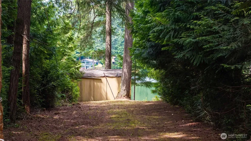 1173 SW Lake Street Port Orchard WA 98367