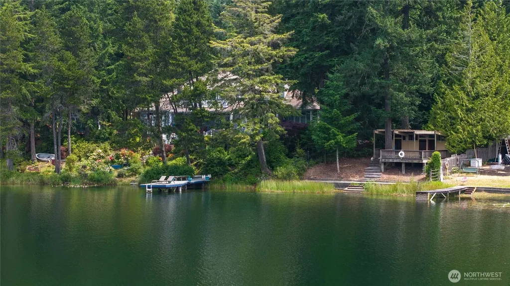 1173 SW Lake Street Port Orchard WA 98367