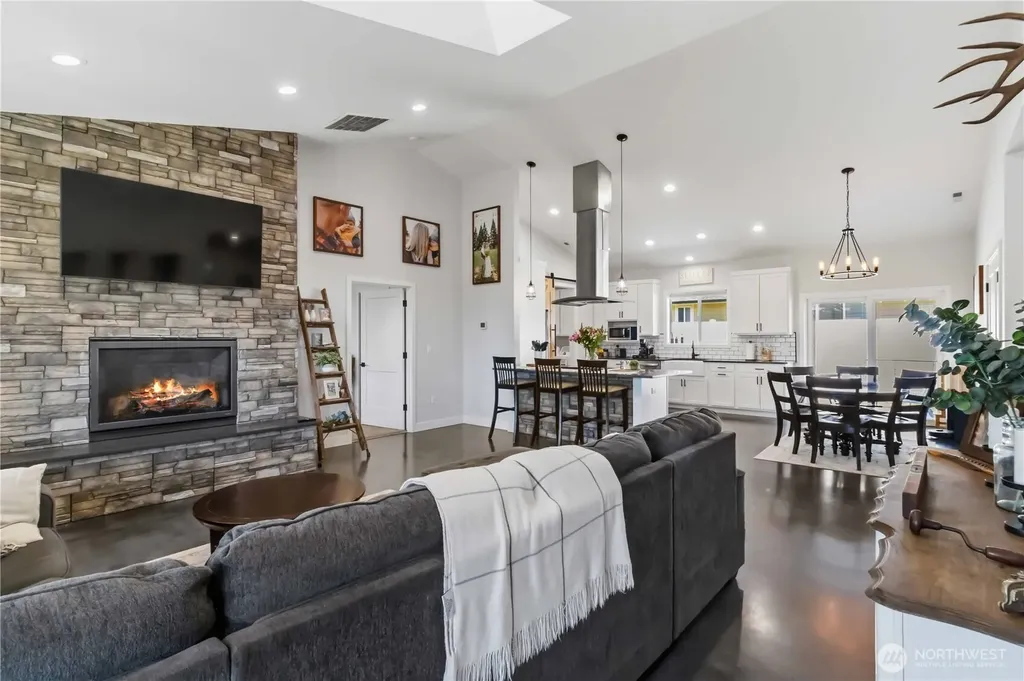 184 Abram Lane Chehalis WA 98532