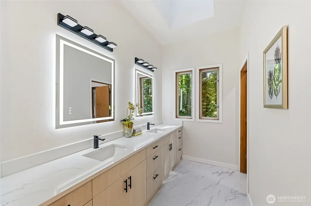 4200 W Lake Sammamish Parkway SE Bellevue WA 98008