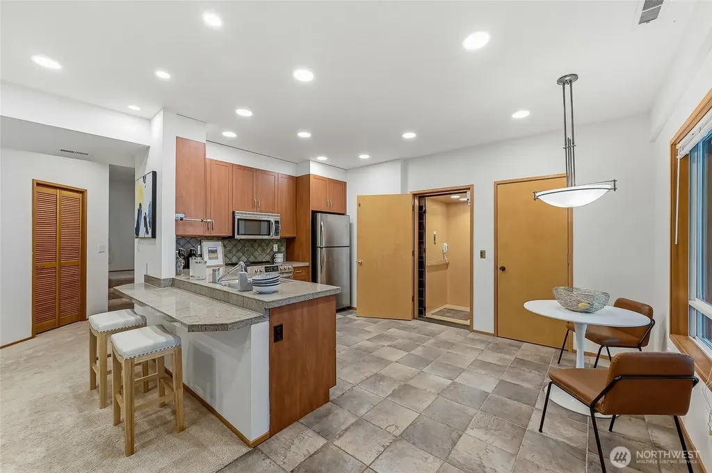 4200 W Lake Sammamish Parkway SE Bellevue WA 98008