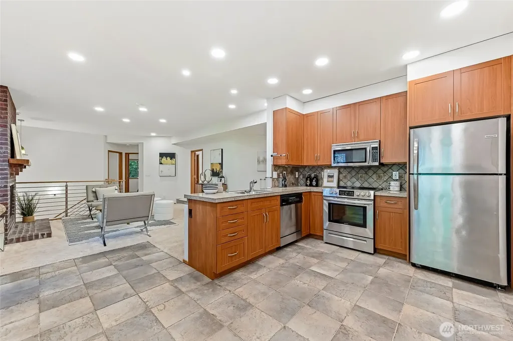 4200 W Lake Sammamish Parkway SE Bellevue WA 98008