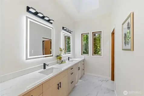4200 W Lake Sammamish Parkway SE Bellevue WA 98008
