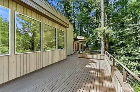 4200 W Lake Sammamish Parkway SE Bellevue WA 98008
