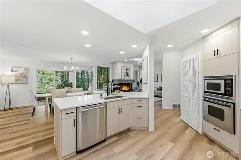 4200 W Lake Sammamish Parkway SE Bellevue WA 98008