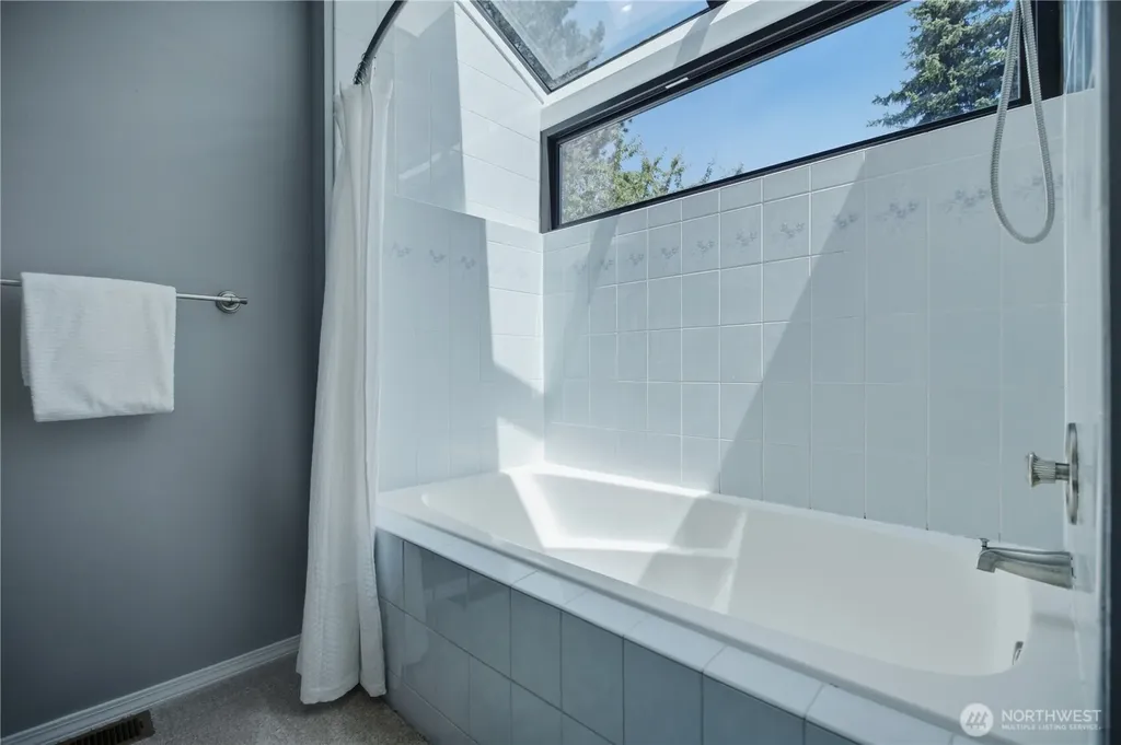 460 Jasmine Place NW Issaquah WA 98027