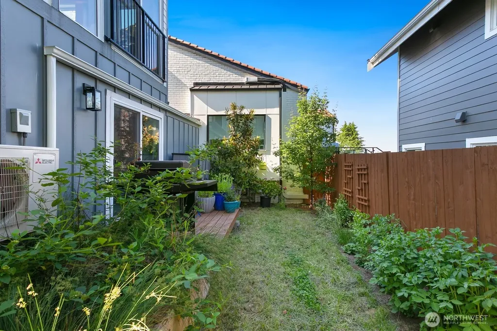 1338 California Ave SW Seattle WA 98116