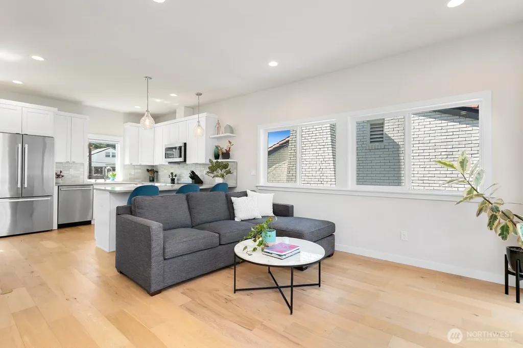 1338 California Ave SW Seattle WA 98116