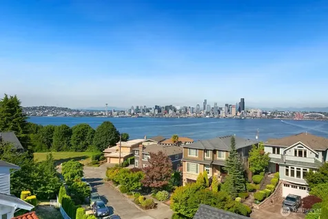 1338 California Ave SW Seattle WA 98116