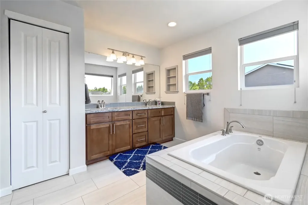 4523 Riverfront Boulevard Everett WA 98203