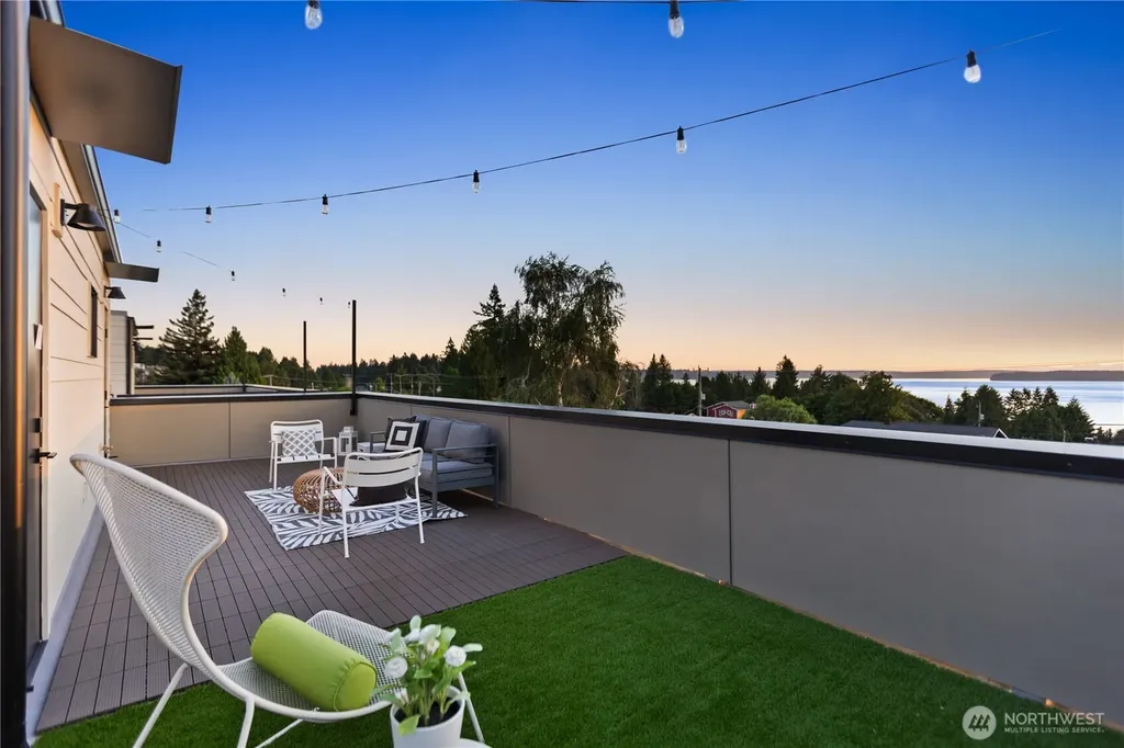 4351 SW Willow Street Seattle WA 98136