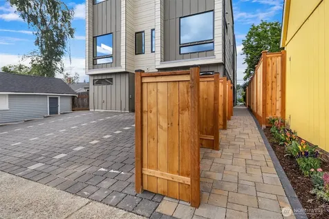 4351 SW Willow Street Seattle WA 98136