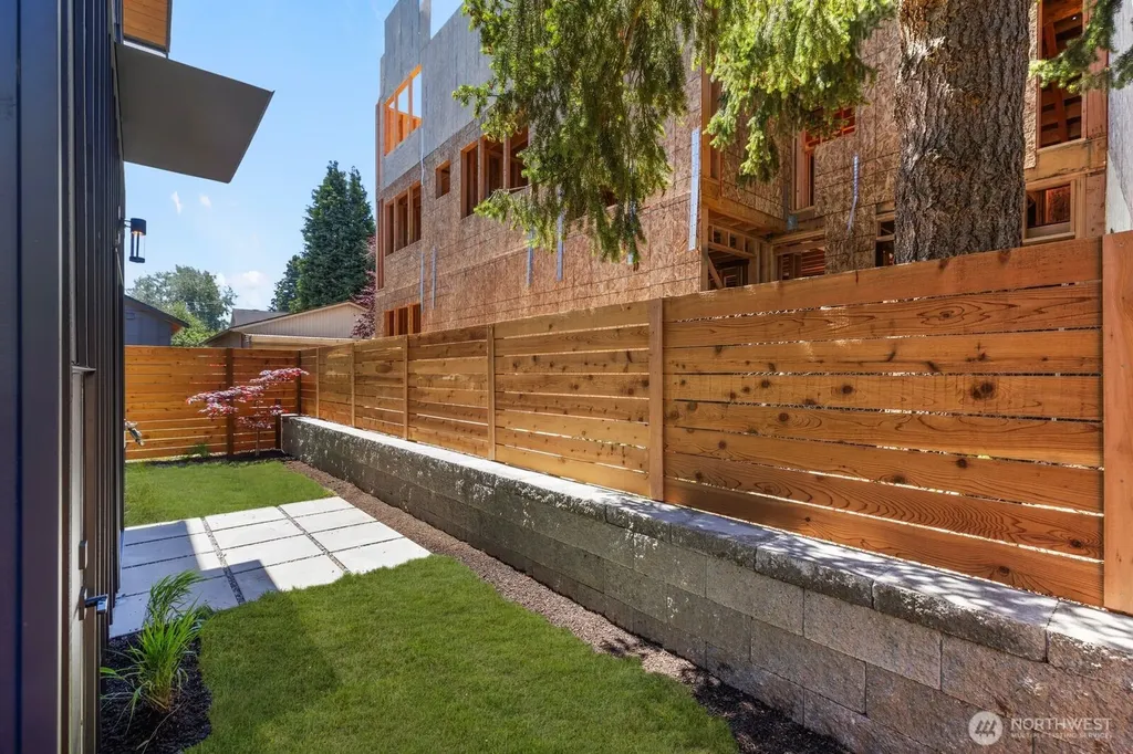 514 N 92nd Street Seattle WA 98103