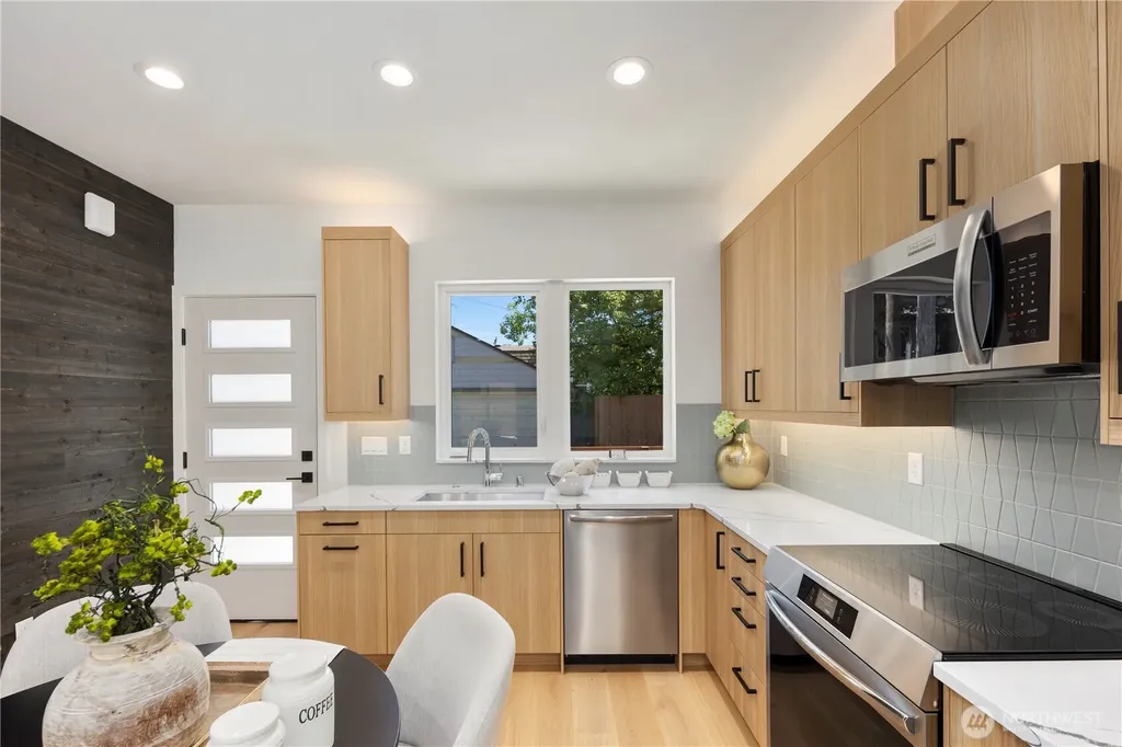 514 N 92nd Street Seattle WA 98103