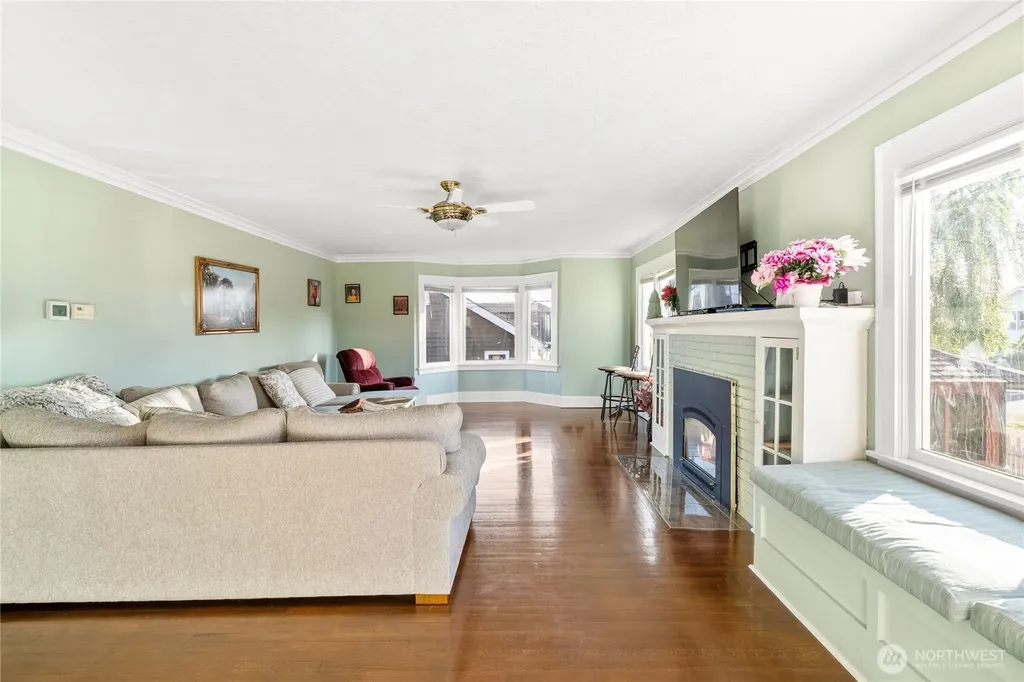 801 Spruce Street Hoquiam WA 98550