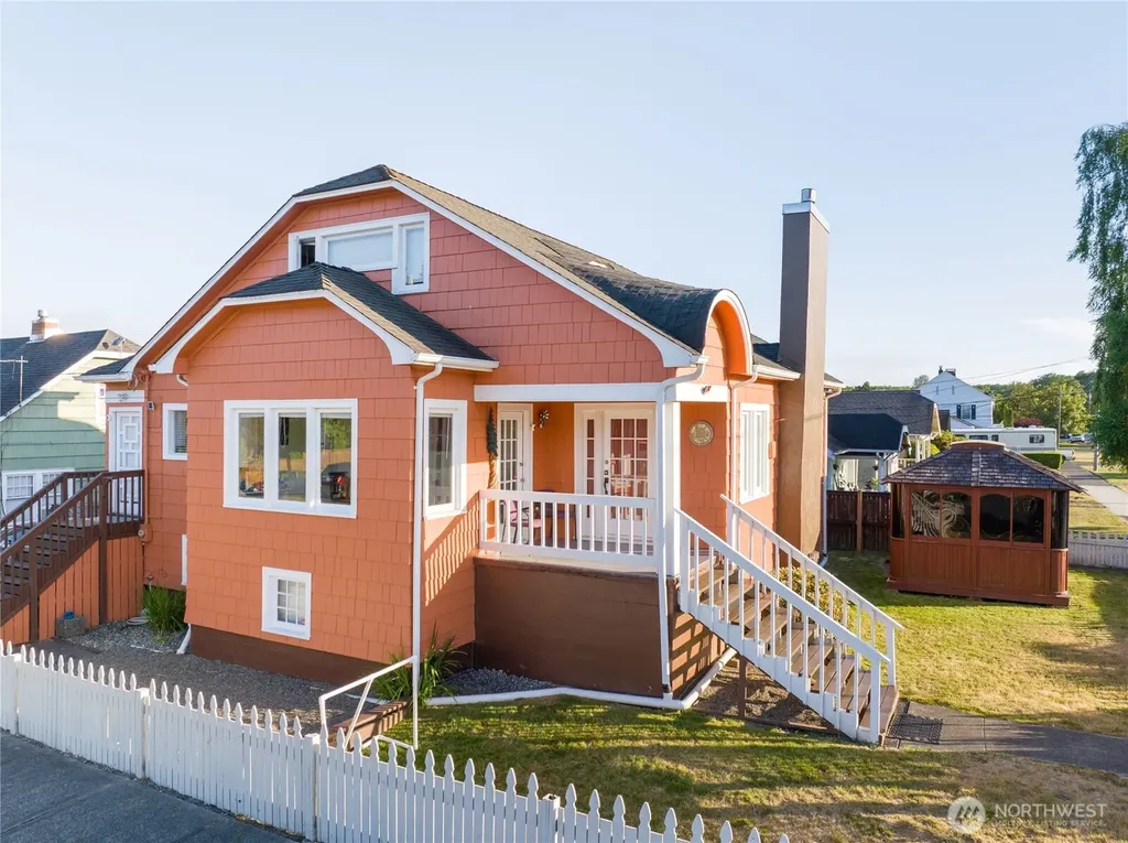 801 Spruce Street Hoquiam WA 98550