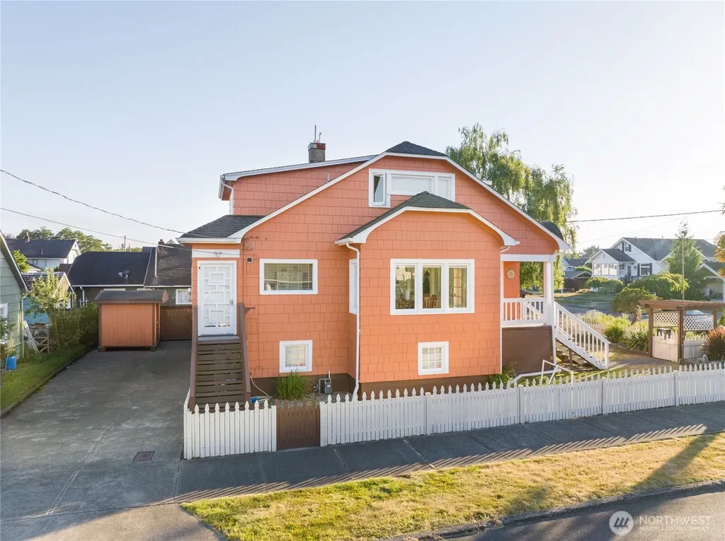 801 Spruce Street Hoquiam WA 98550