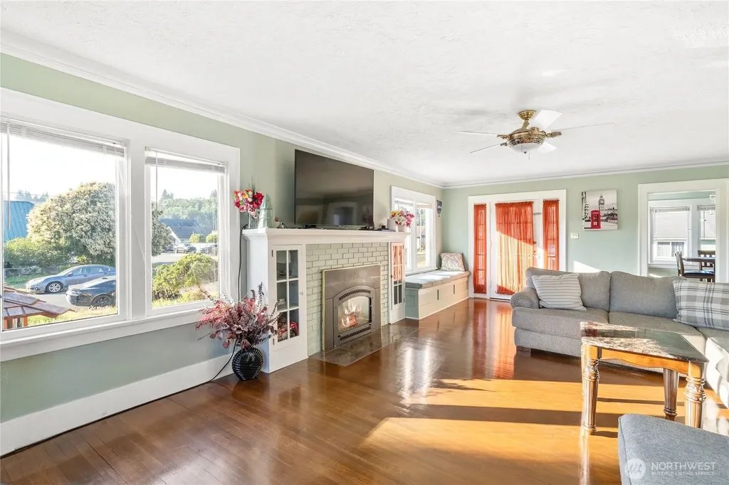 801 Spruce Street Hoquiam WA 98550
