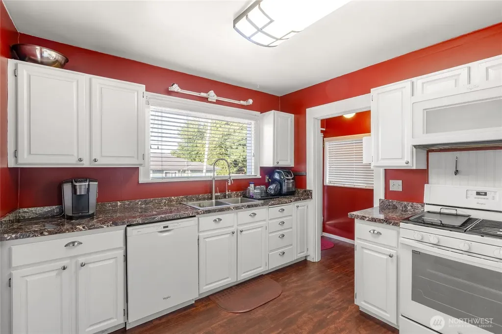 801 Spruce Street Hoquiam WA 98550